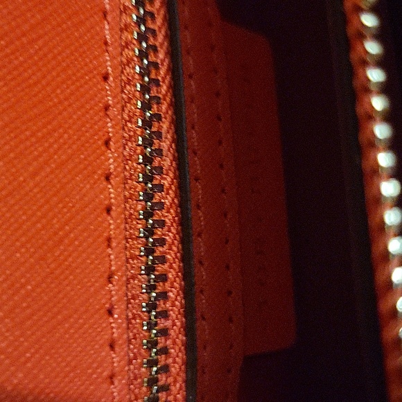 Tory Burch Emerson Coral Red Crossbody Leather HandBag Spring Gold Logo Purse - Picture 9 of 9